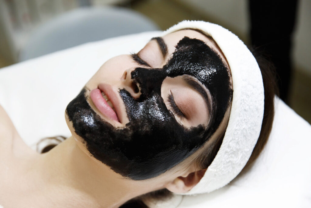 Carbon Laser Peel (Hollywood Peel) ​